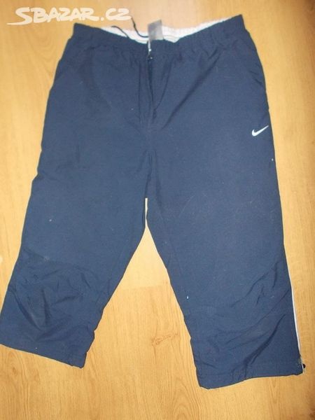 sportovní tříčtvrťáky N.I.K.E