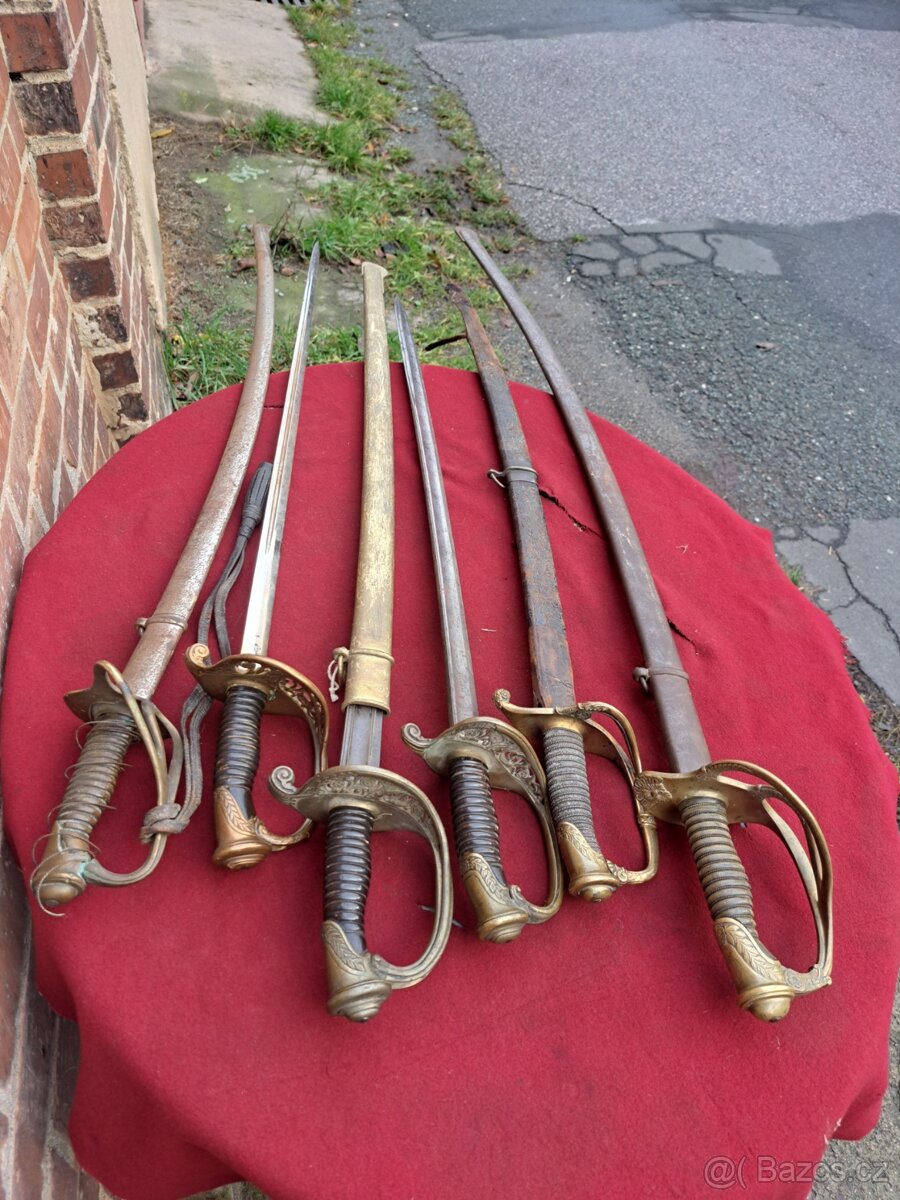 Různé druhy star šavlí ..