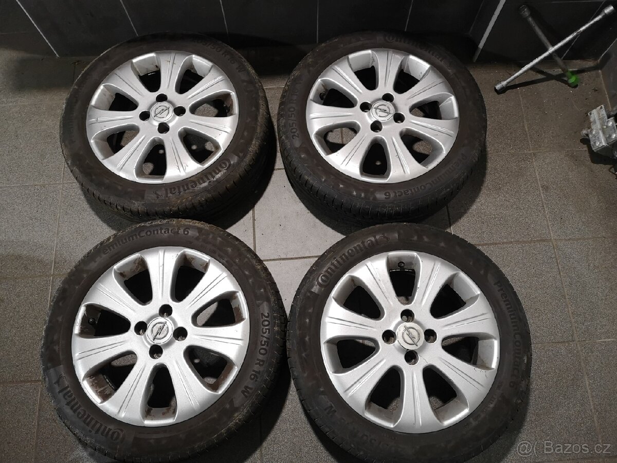 Opel Corsa, Meriva alu 16 + letní 205/50/16.