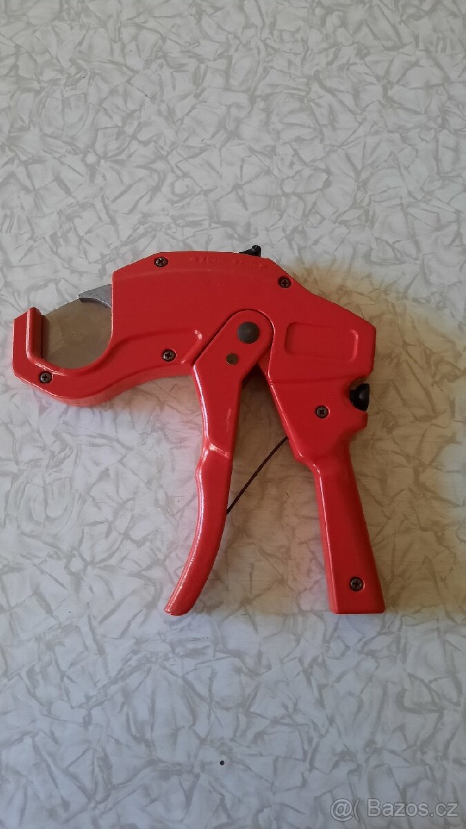 Nůžky na plastové trubky