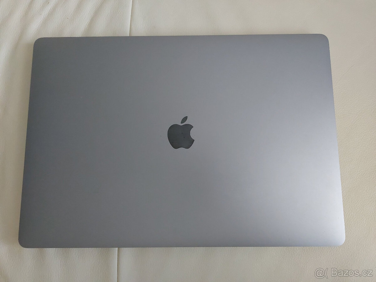 MacBook Pro 16 i7 16GB 512GB, model A2141