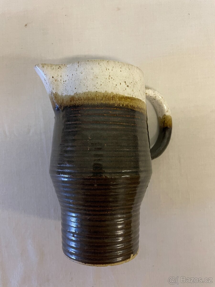Keramický džbánek s hubičkou