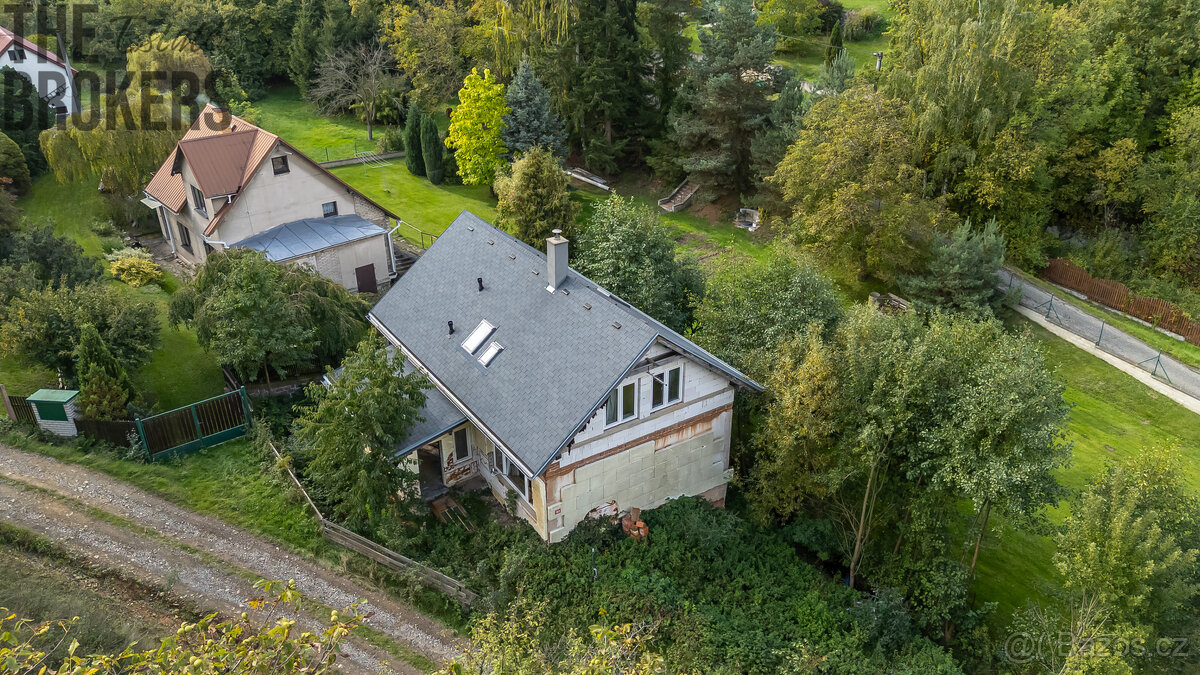 Prodej samostatně stojícího rodinného domu 5+1, Mníšek pod B