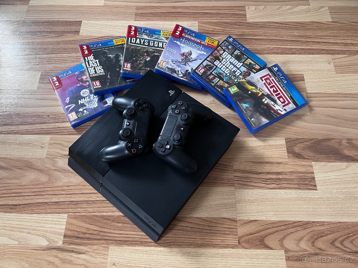 PS4 500GB vč. 2 ovladačů a her
