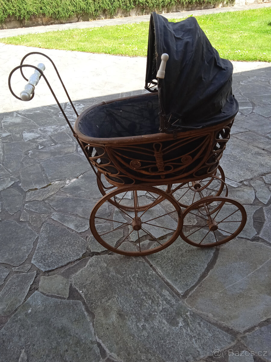 starý kočárek