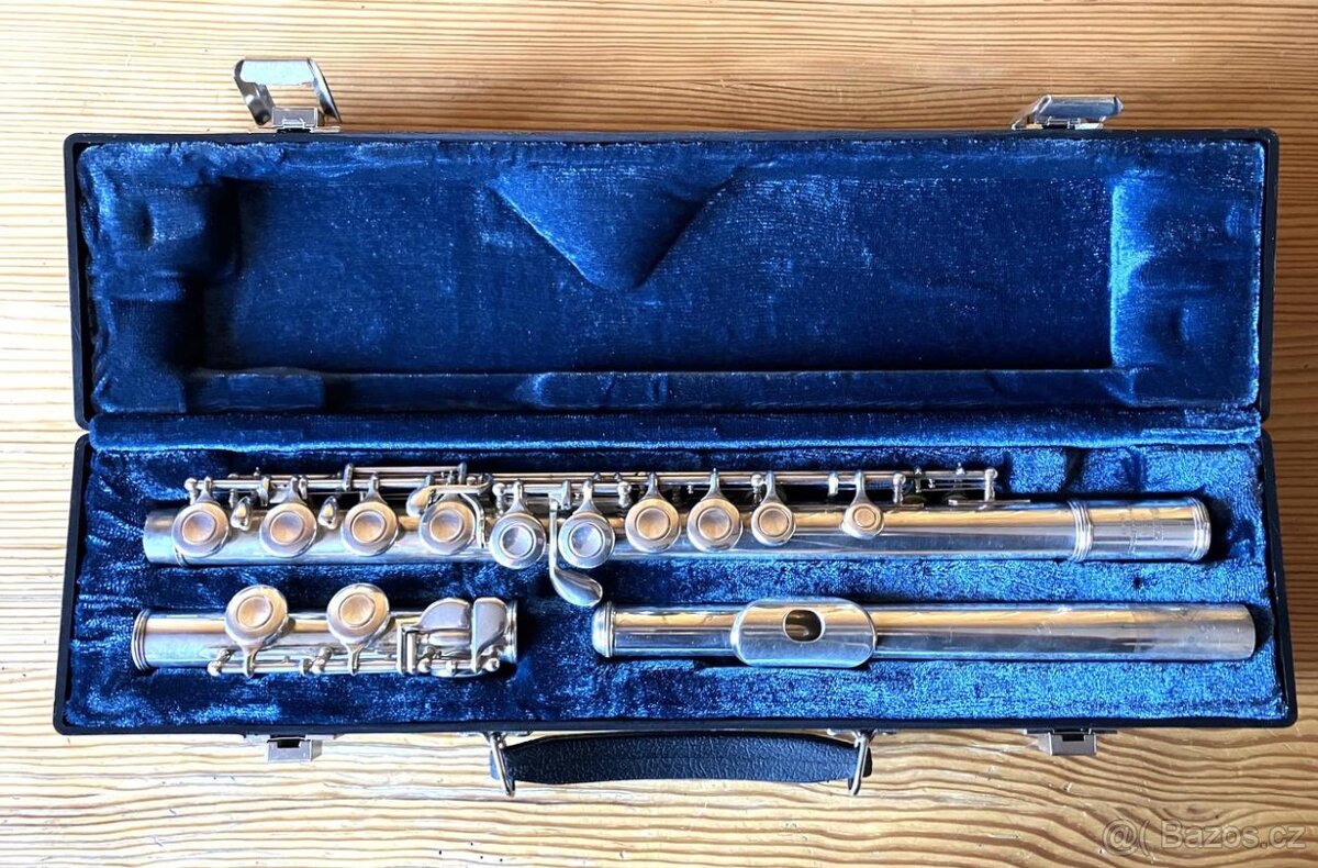 Příčná flétna Yamaha YFL 311