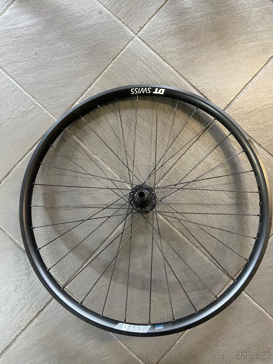 Zapletené kolo DT SWISS 350