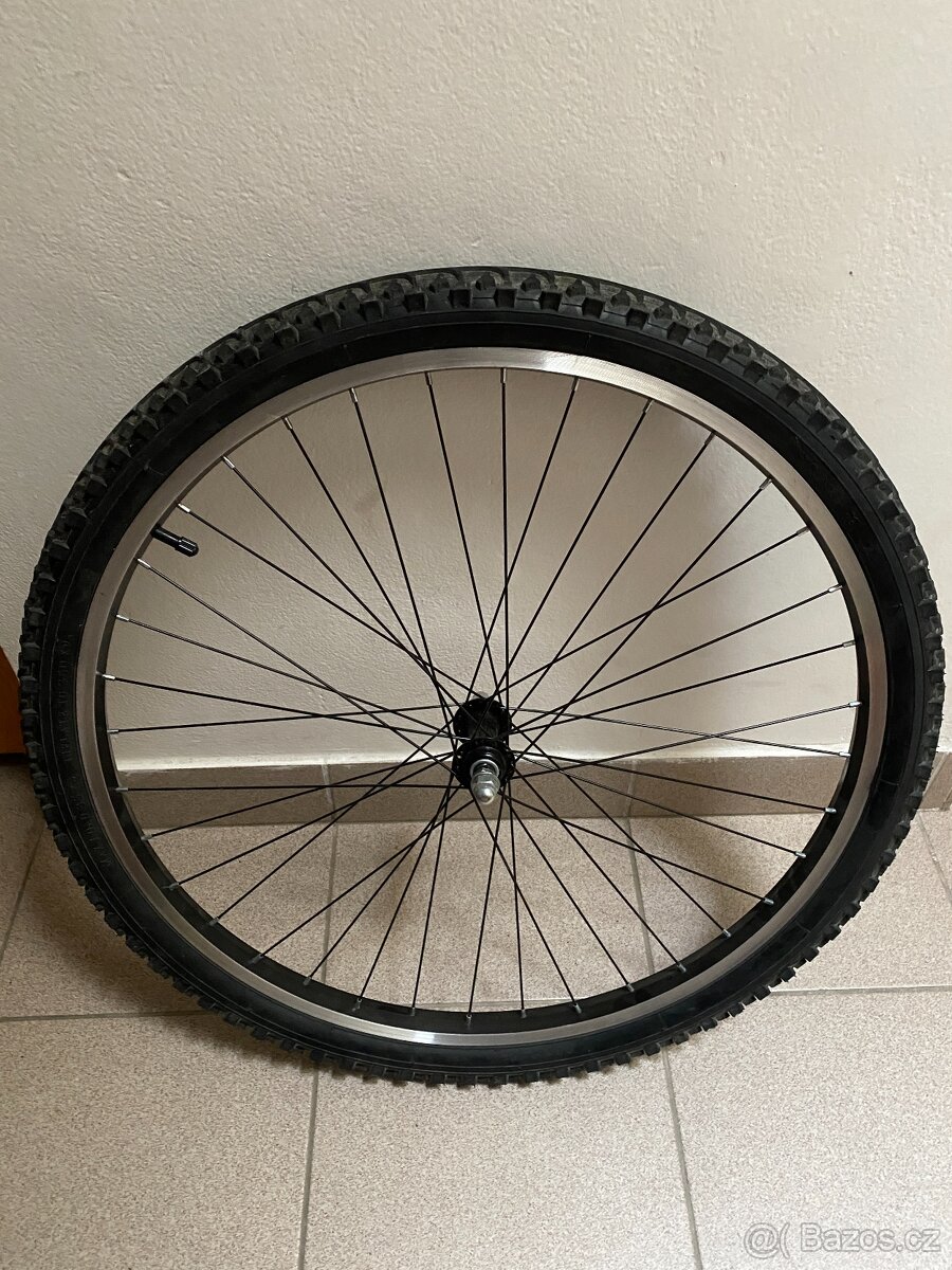 26" palců kolo - ráfek s pláštěm