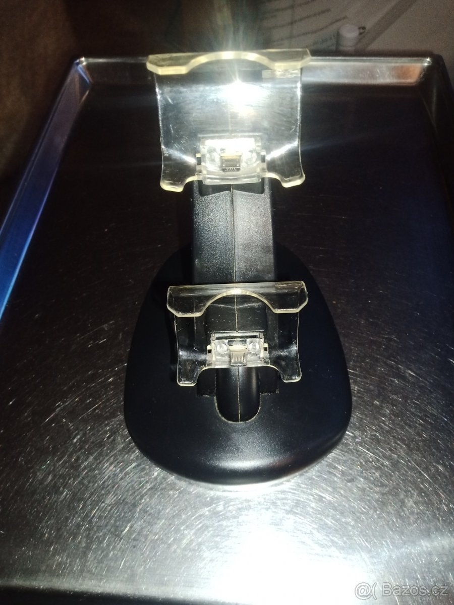 Prodám stojánek dokovací nabíjecí na 2 PS4 ovladače.