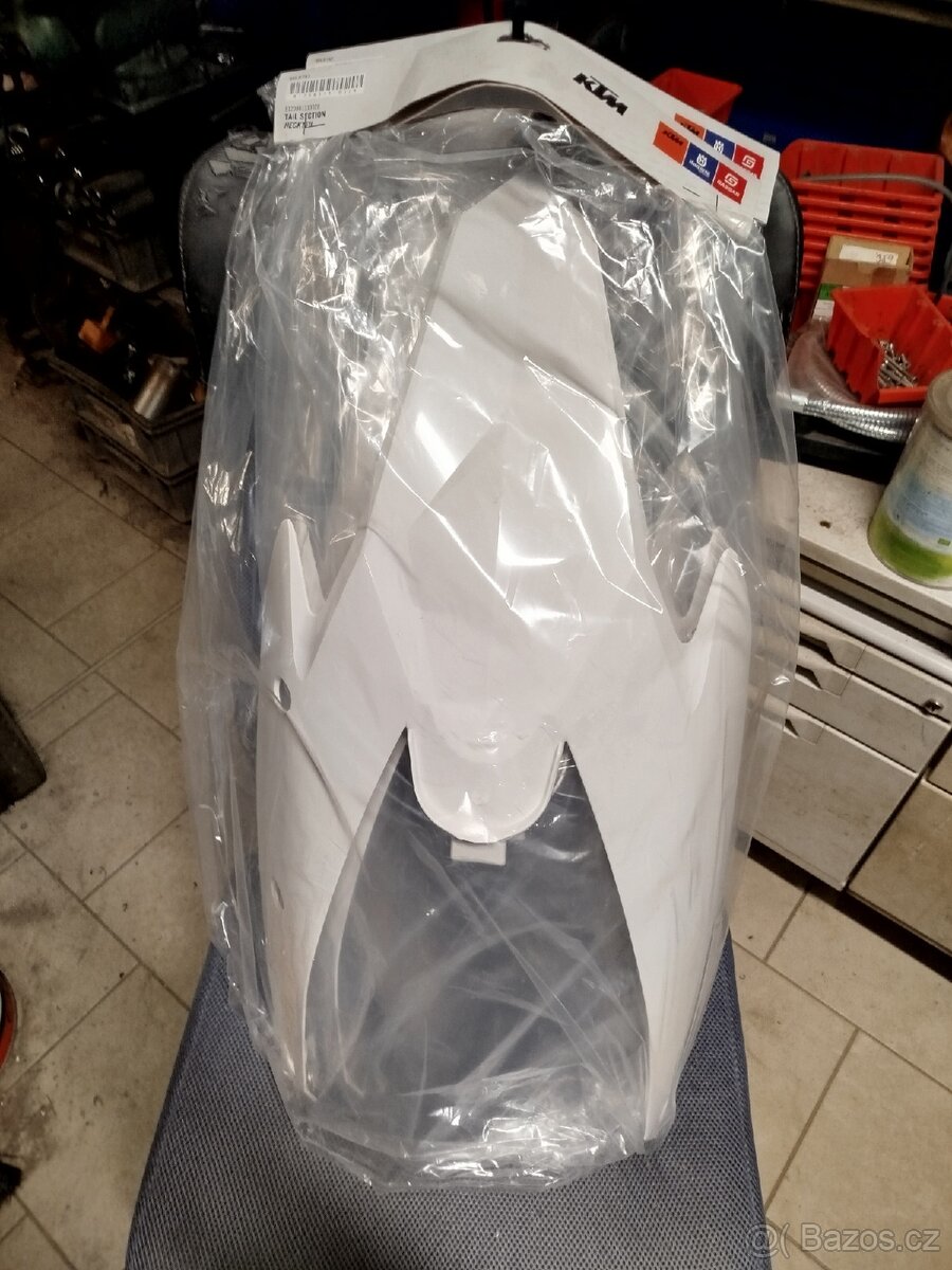 Zadní blatník Husaberg