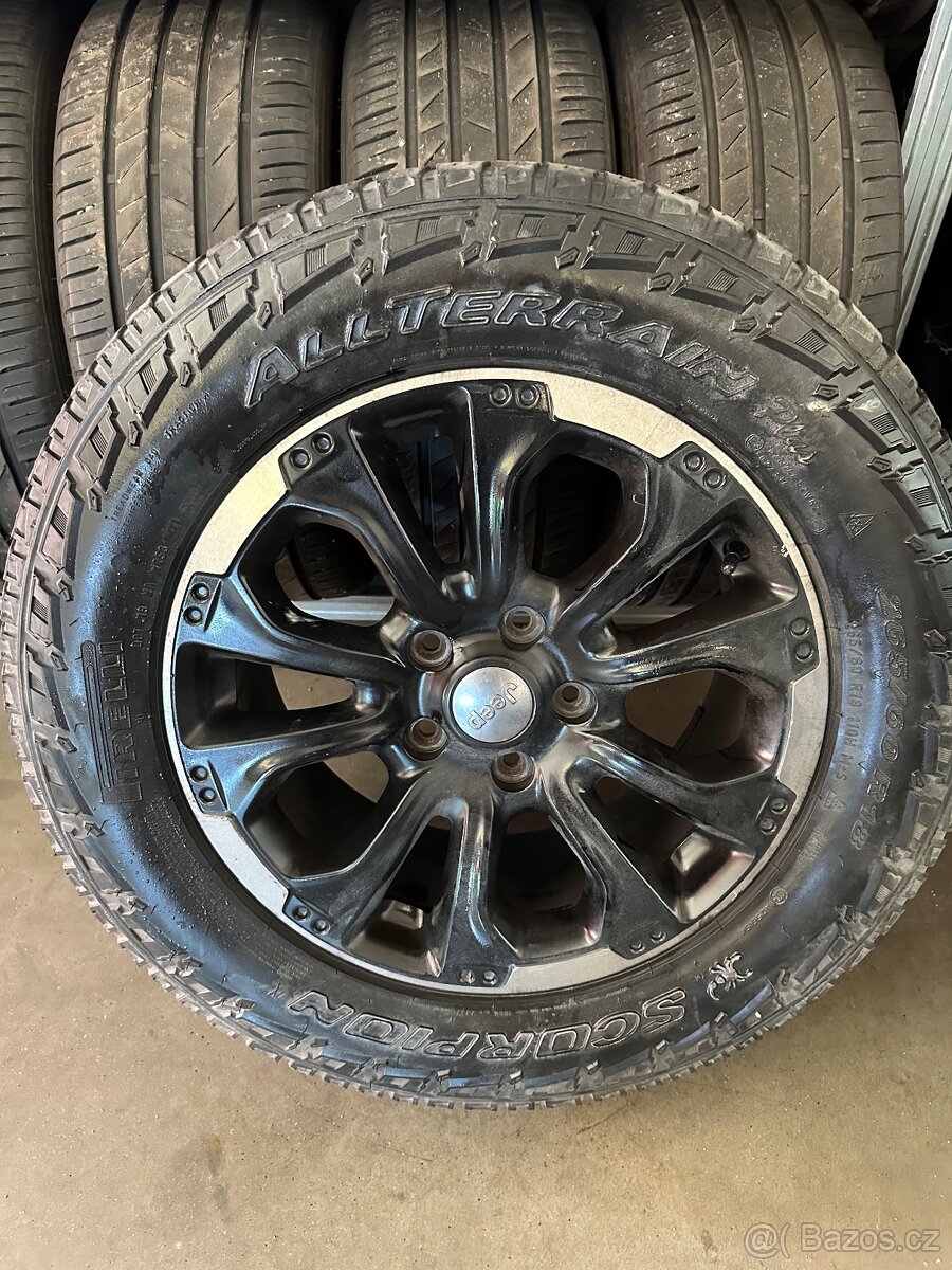 Jeep Grand Cherokee sada R18 Alu+zimní pneu