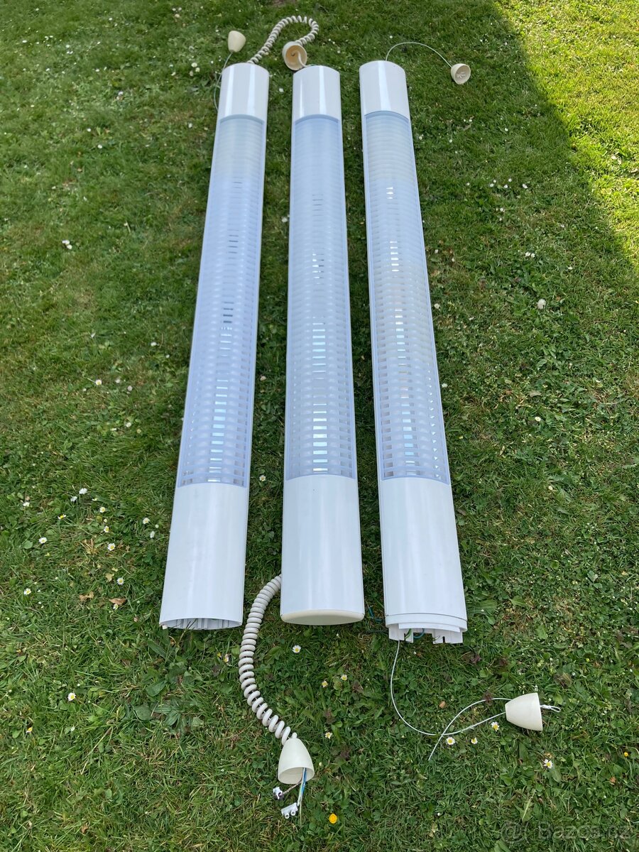 Zářivková svítidla do kanceláře nebo pokoje - nastavitelné.