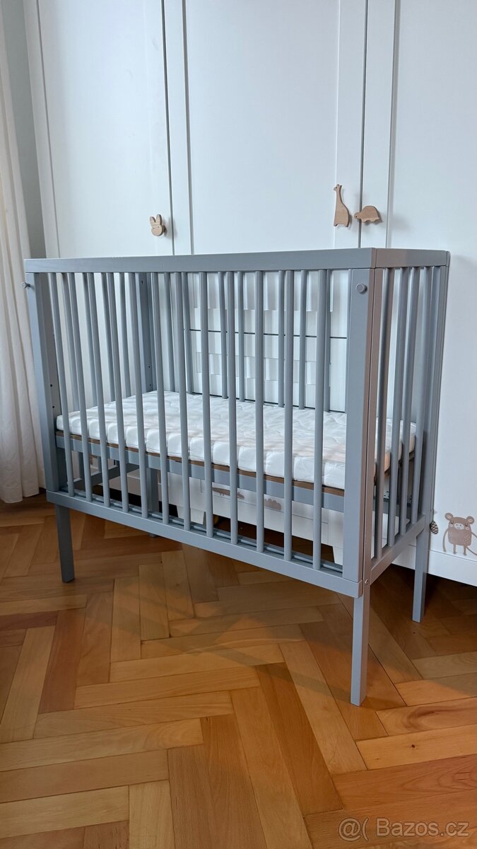 Malá dětská postýlka