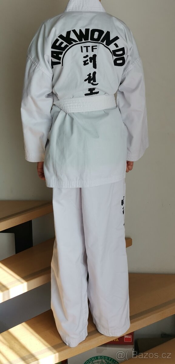 dobok - oblek na taekwondo vel. 140