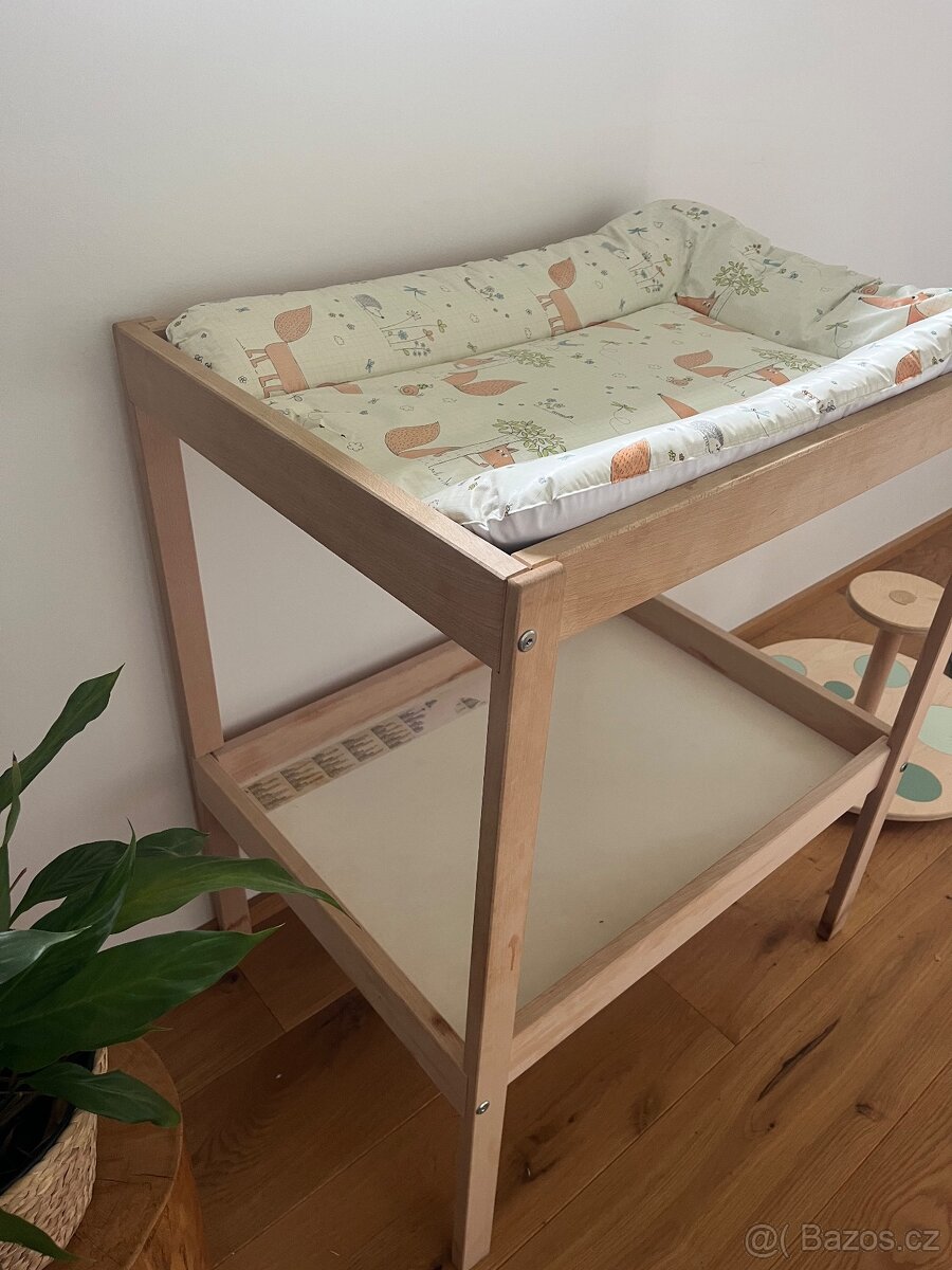 Přebalovací pult Ikea