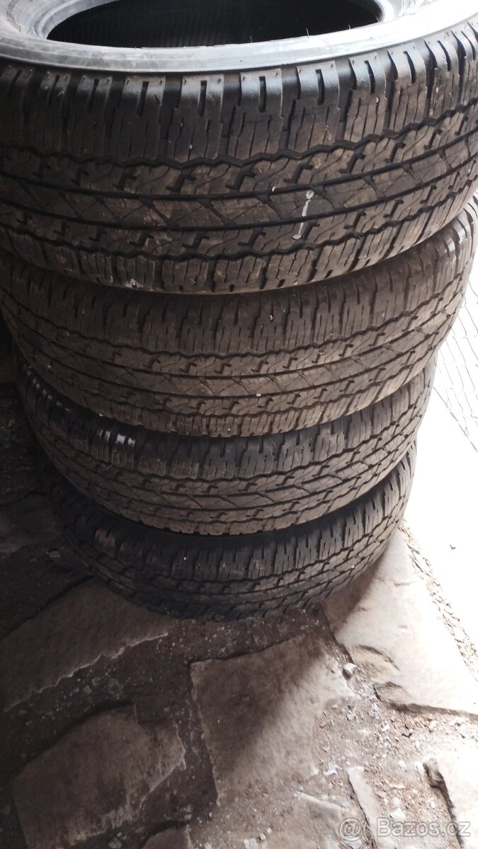 Pneu 265/65/17