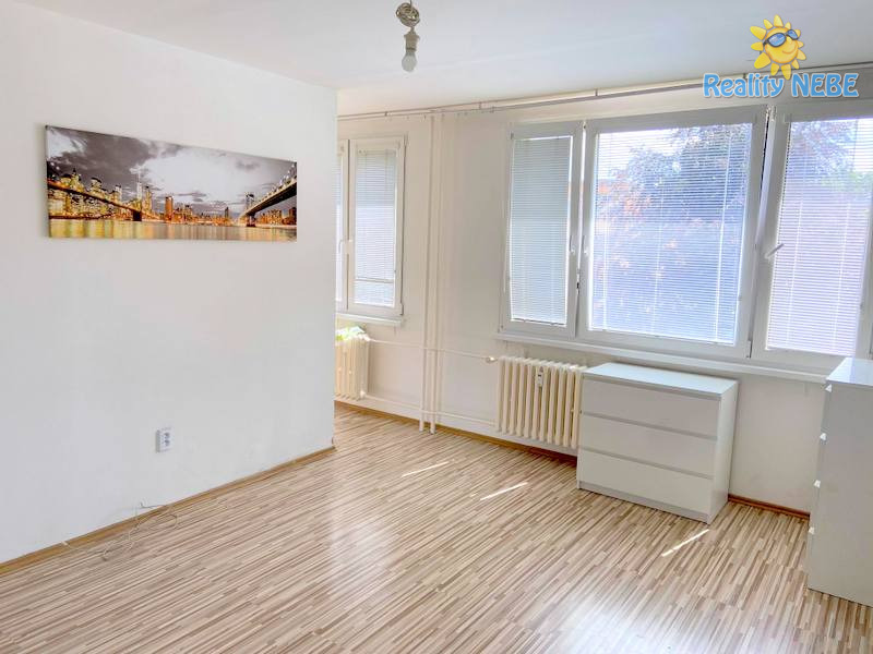 Pronájem bytu 1+kk, 27 m2, Českolipská, Praha 9, Prosek