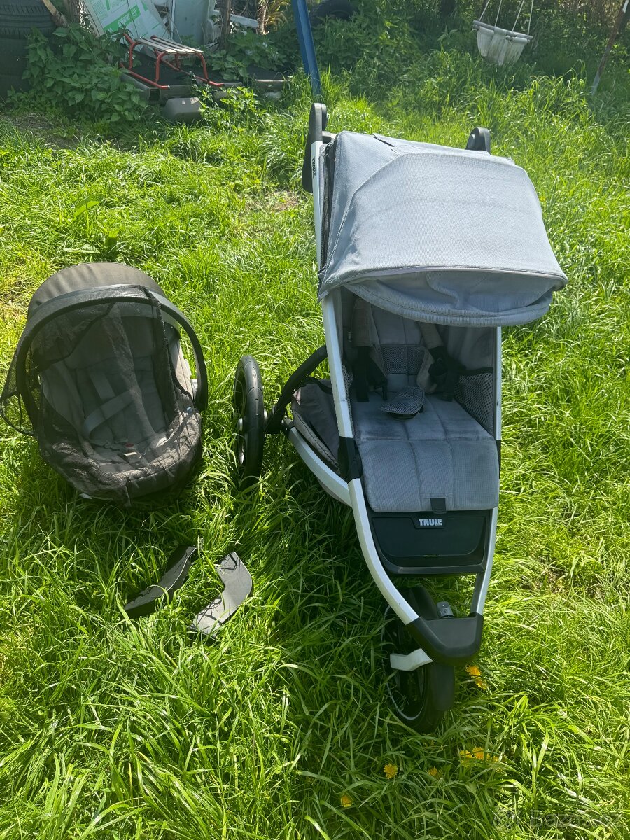 Thule Urban Glide 2 + CYBEX Aton 5