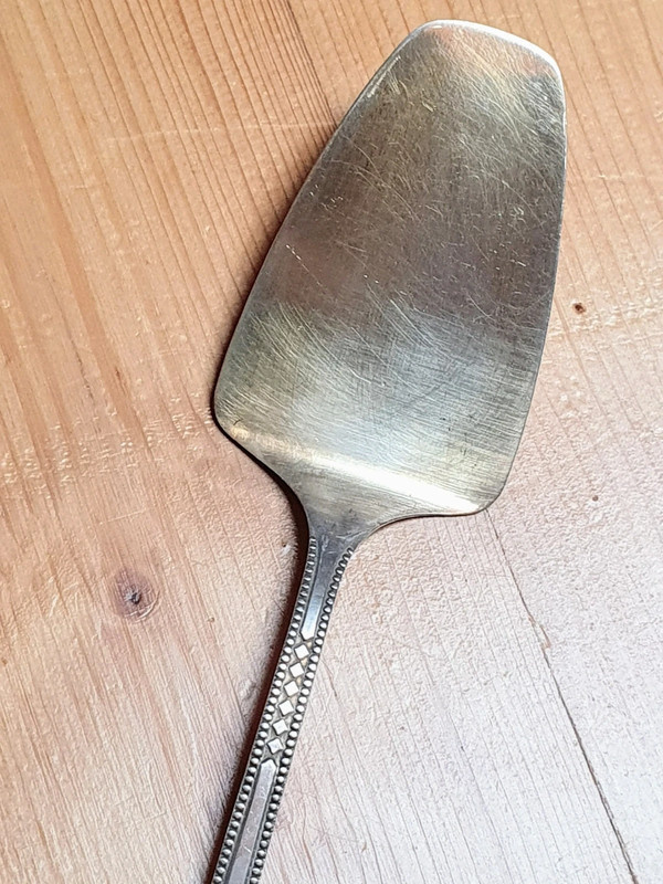 Starožitná stříbrná lopatka na zákusky