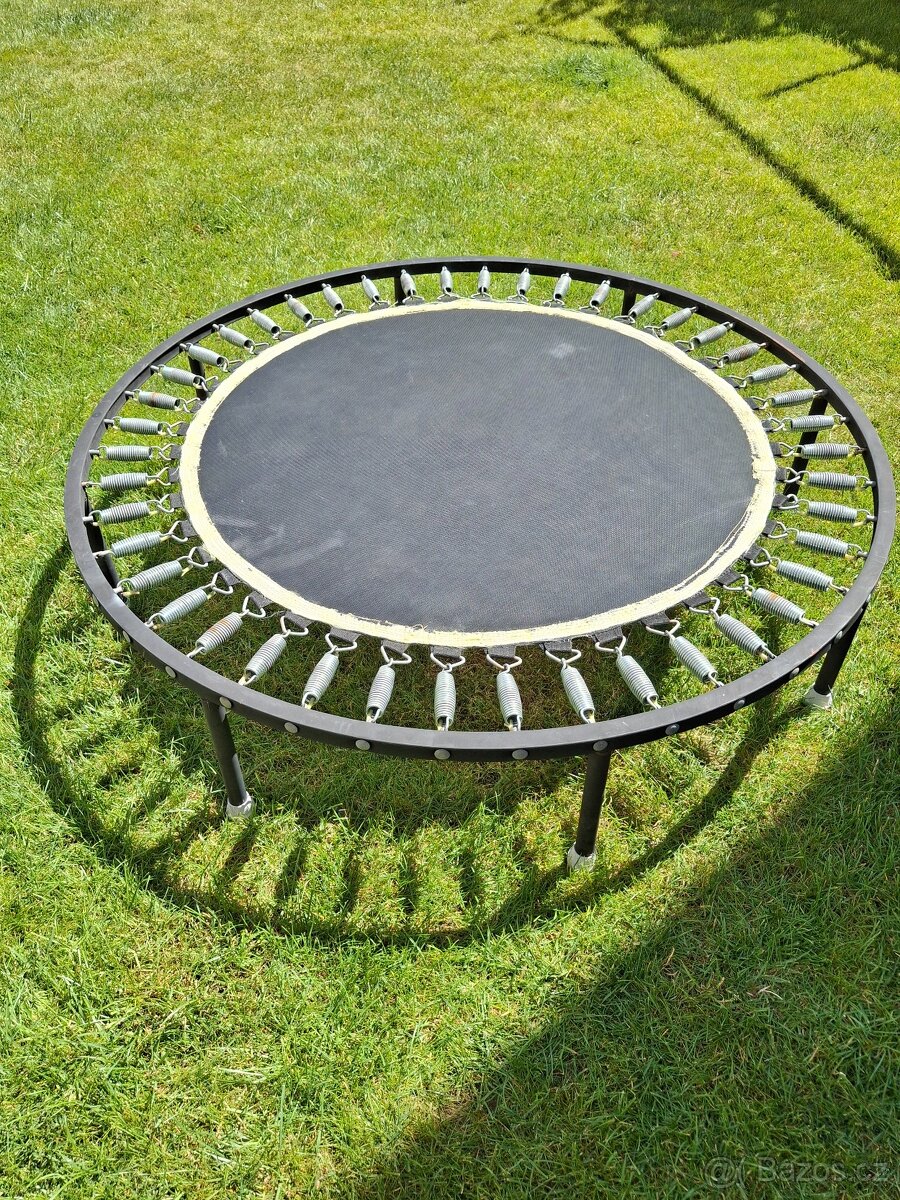 Trampolína