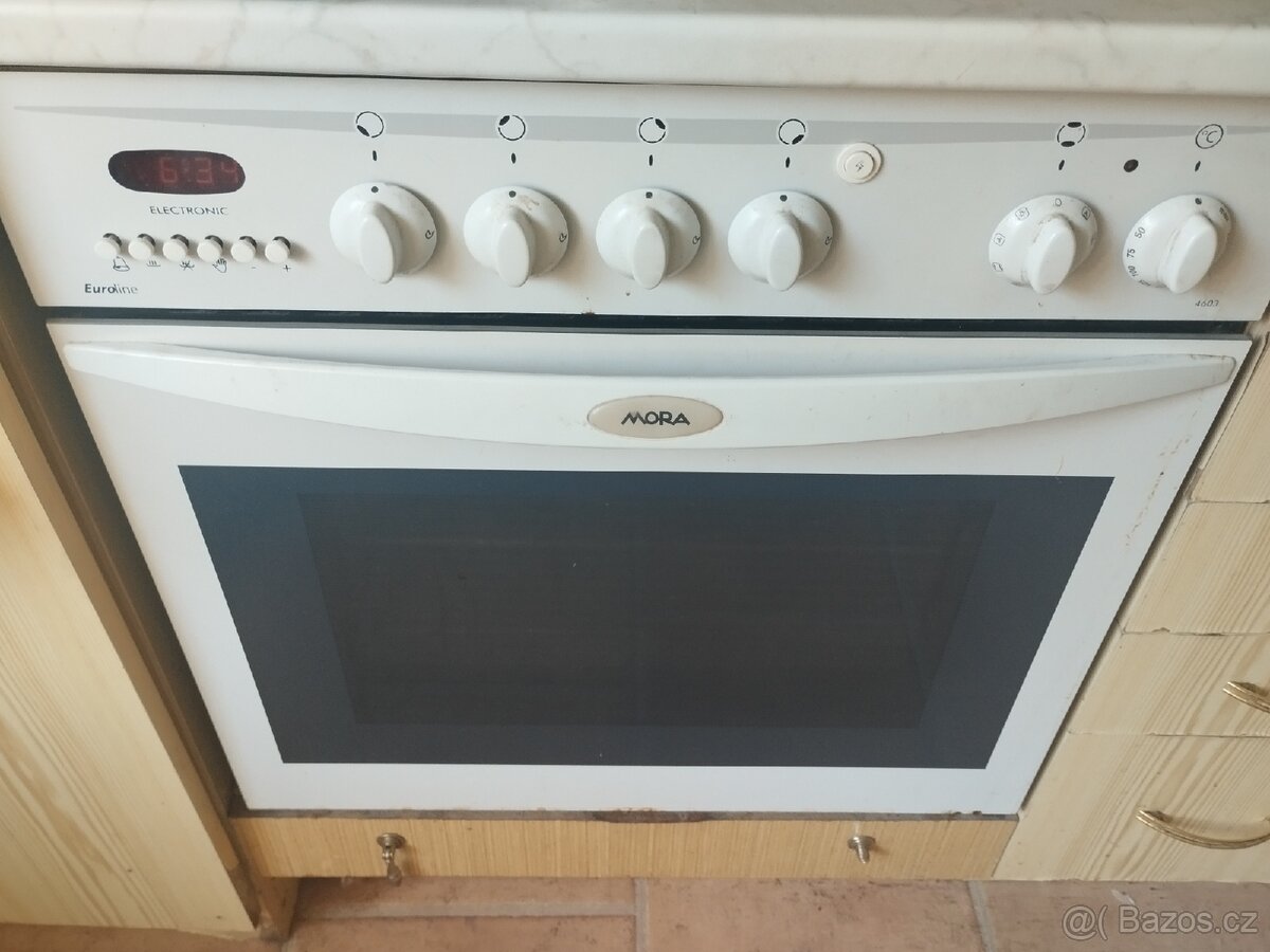 Elektrická trouba