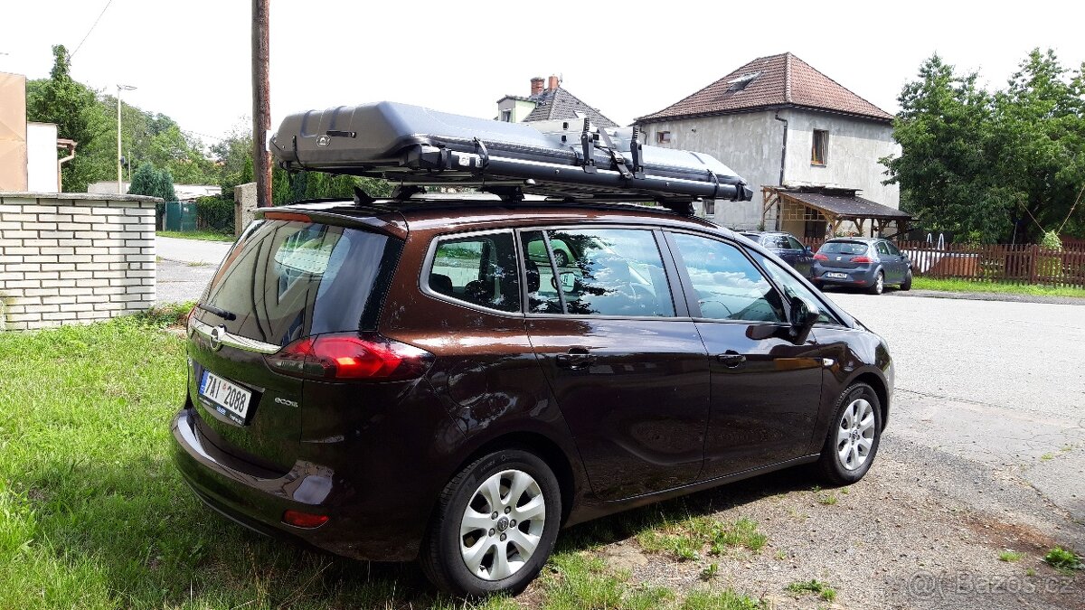Skořepinový autostan střešní stan Pathfinder WILD LAND 120