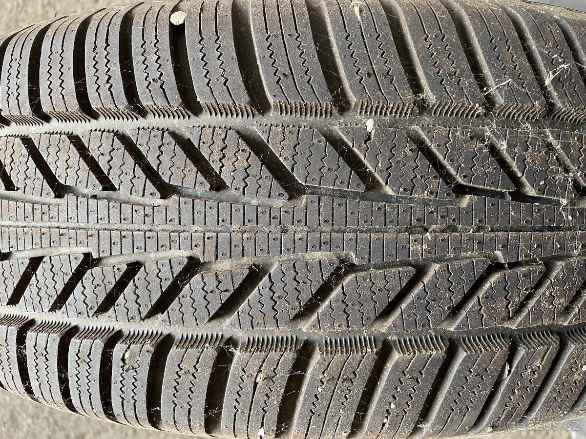 Pneu 235/65R18