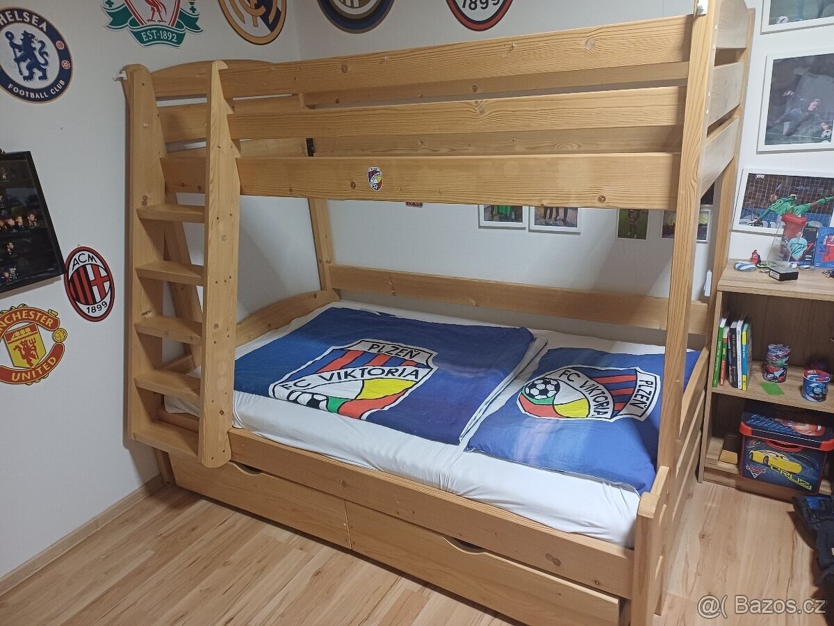 Prodám patrovou postel, palandu z masivu na zakázku