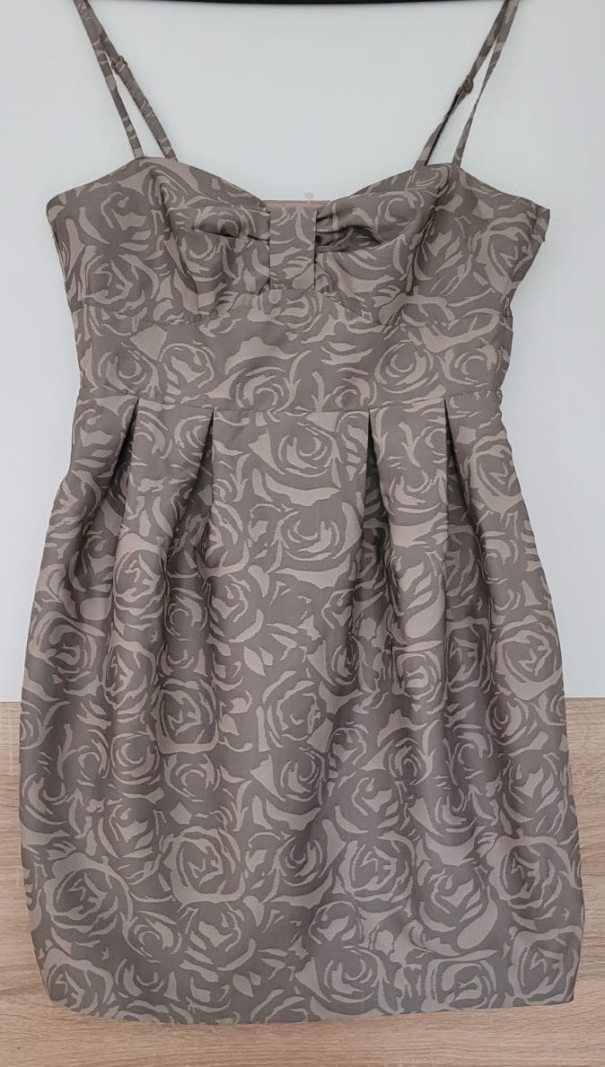 ŠATY STŘÍBRNÉ 38 M