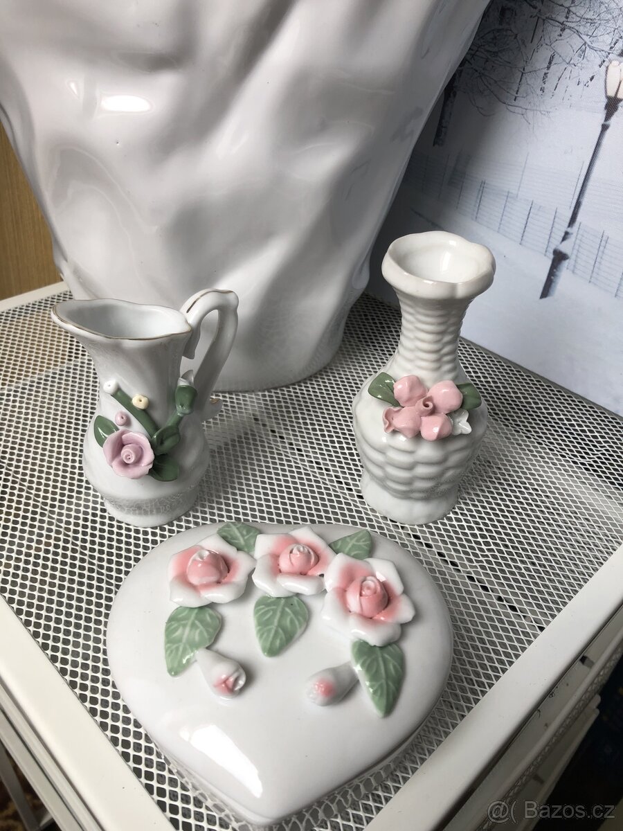 2x vázička a krabička