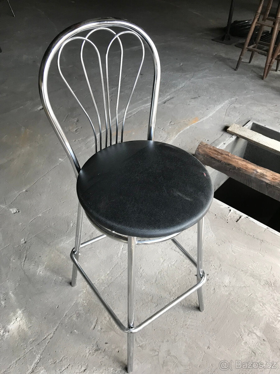 Barová židle nerez s černým polstrováním - použitá