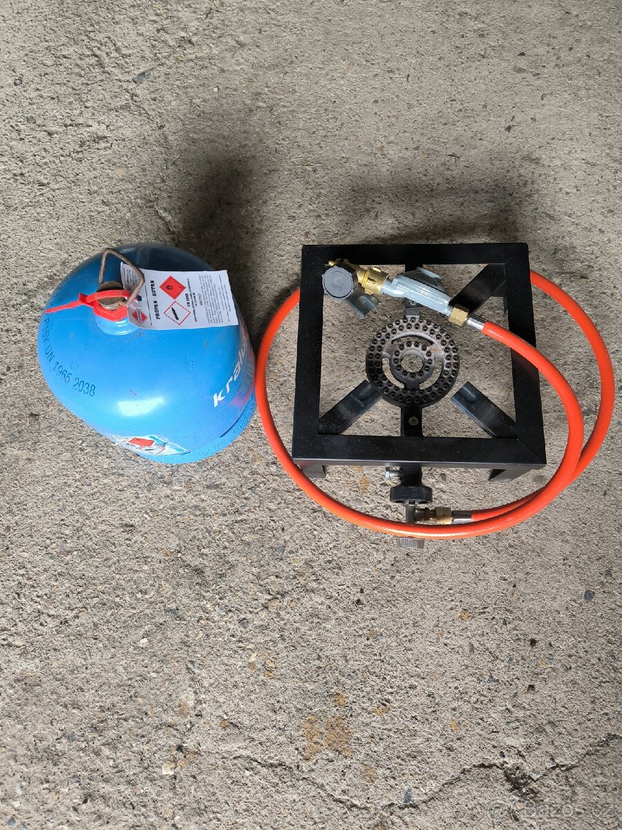 PLYNOVÝ VAŘIČ STOLIČKA