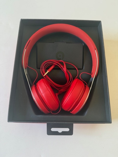 Beats EP sluchátka–3,5mm Jack/Apple Lightning - červená