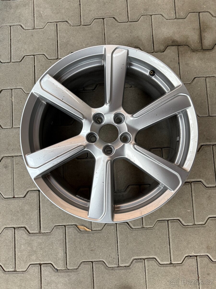 19 Alu kola VOLVO originál, krásný stav