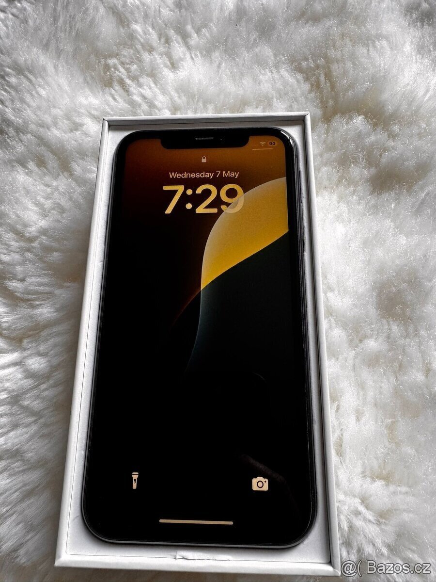 Apple iPhone 11 128GB, černý, TOP stav, nová baterie