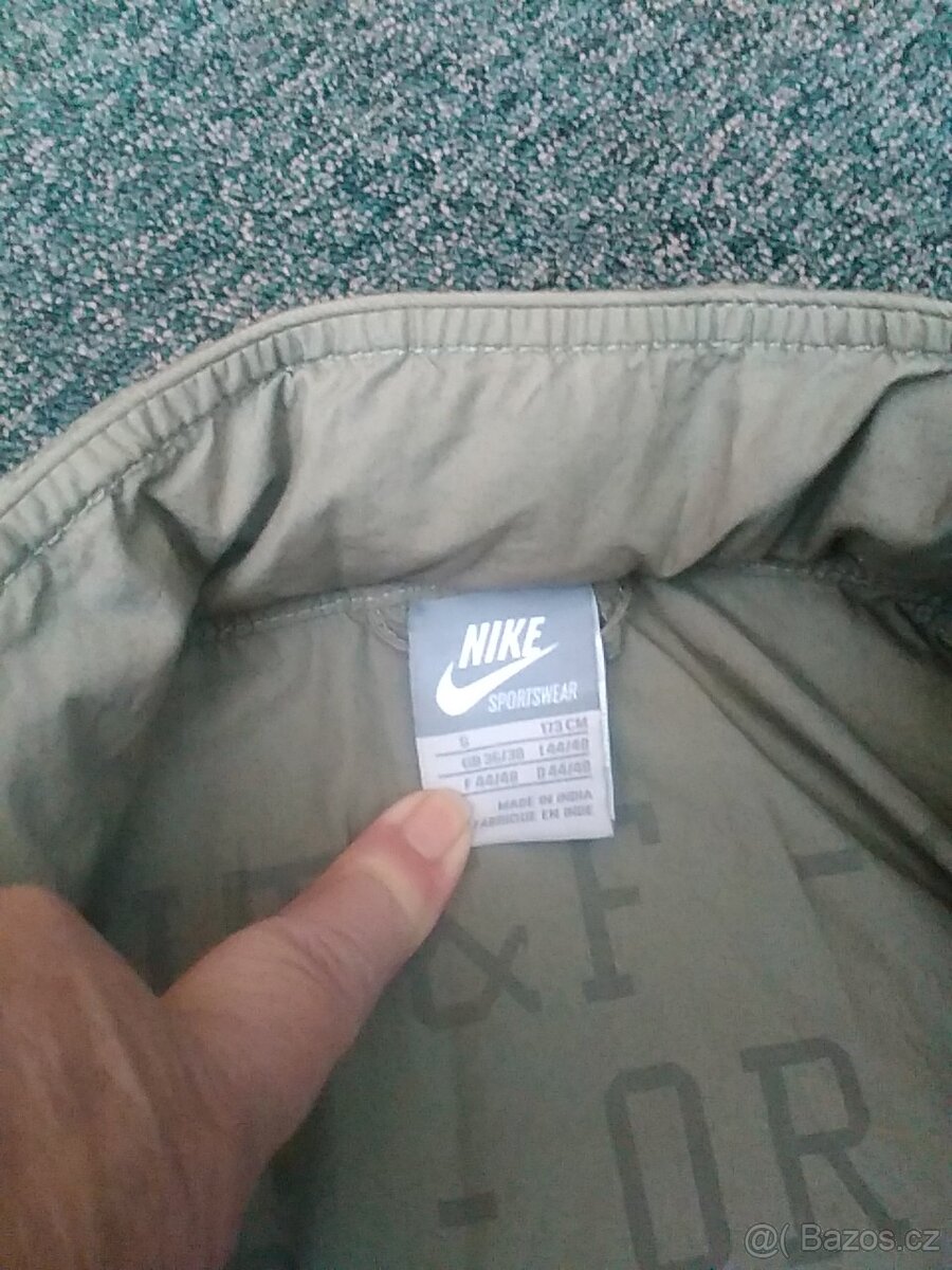 ChLAPECKÁ BUNDA NIKE