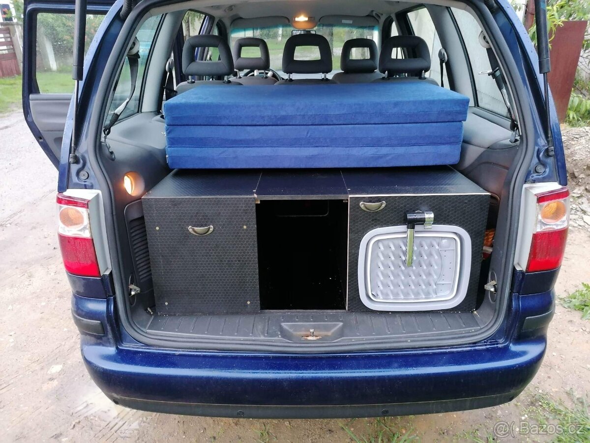 Spací vestavba do Ford Galaxy