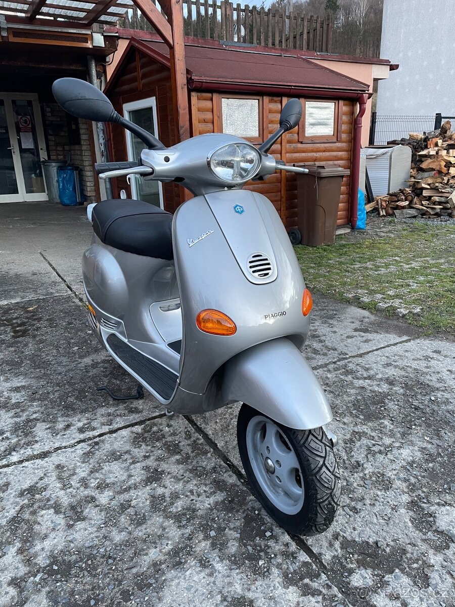 Piaggio Vespa 125 ET4