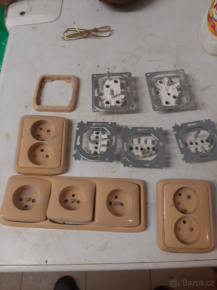 Použité zásuvky ABB