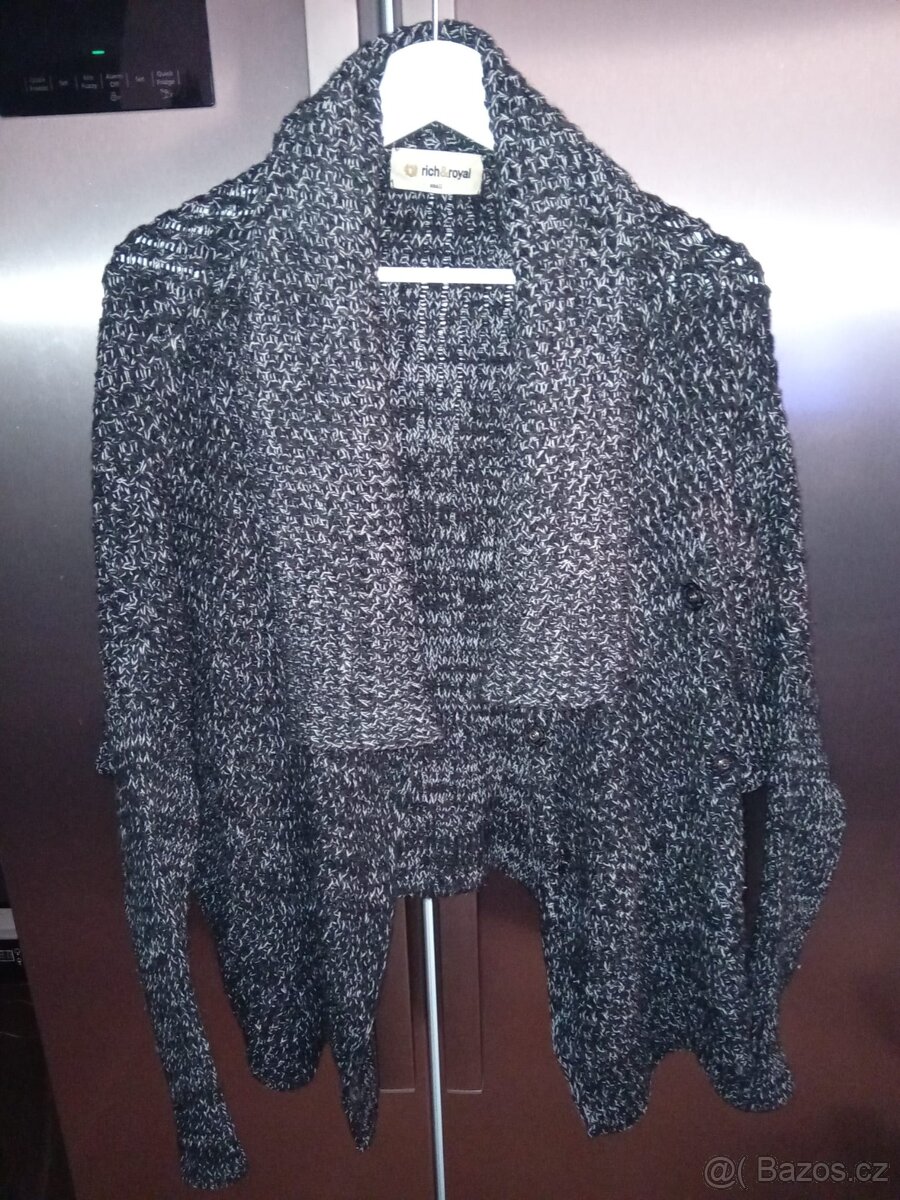 Teplý asymetrický svetr