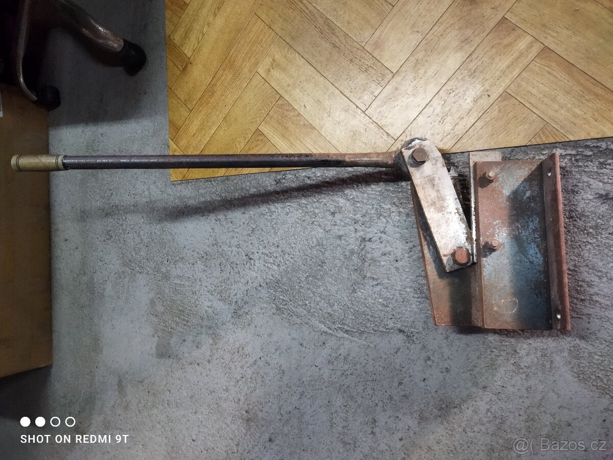 Pákové nůžky na plech