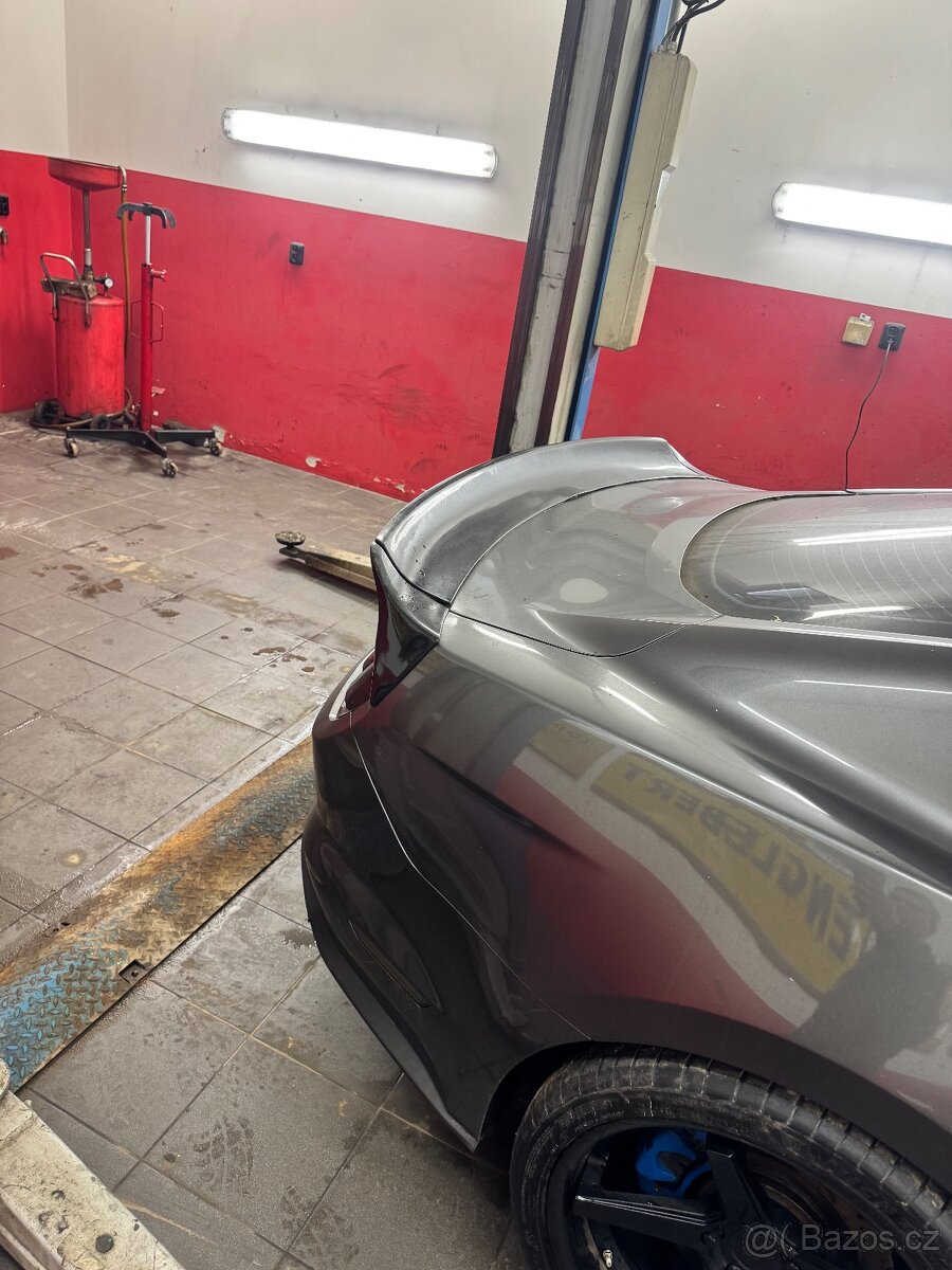 Ford mustang 2015- křídlo