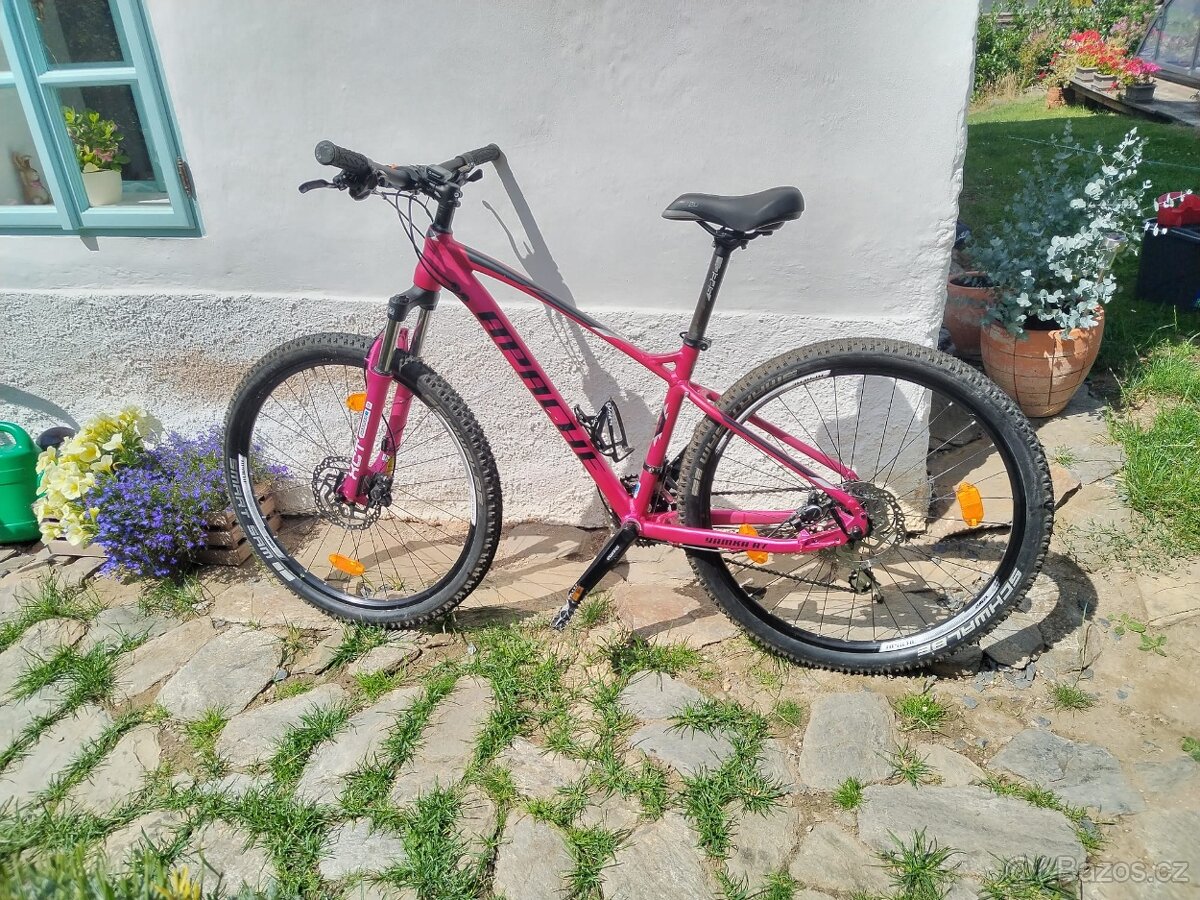 Prodám dámské kolo Apache Yamka A7