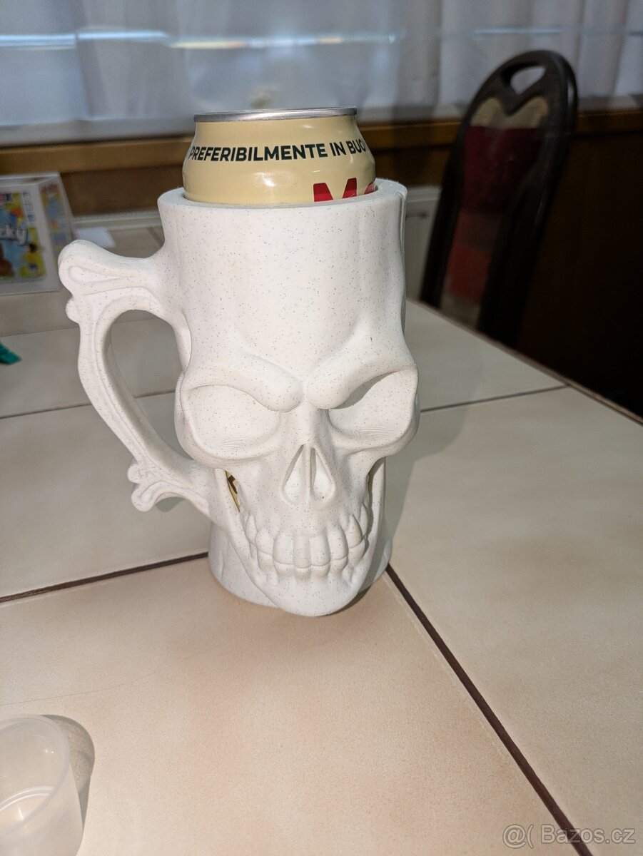 držák na plechovku