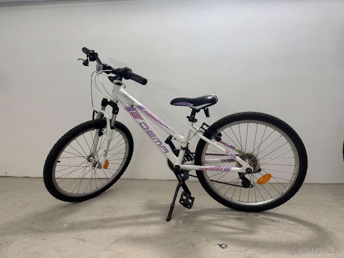 Dívčí kolo Dema vel. 24