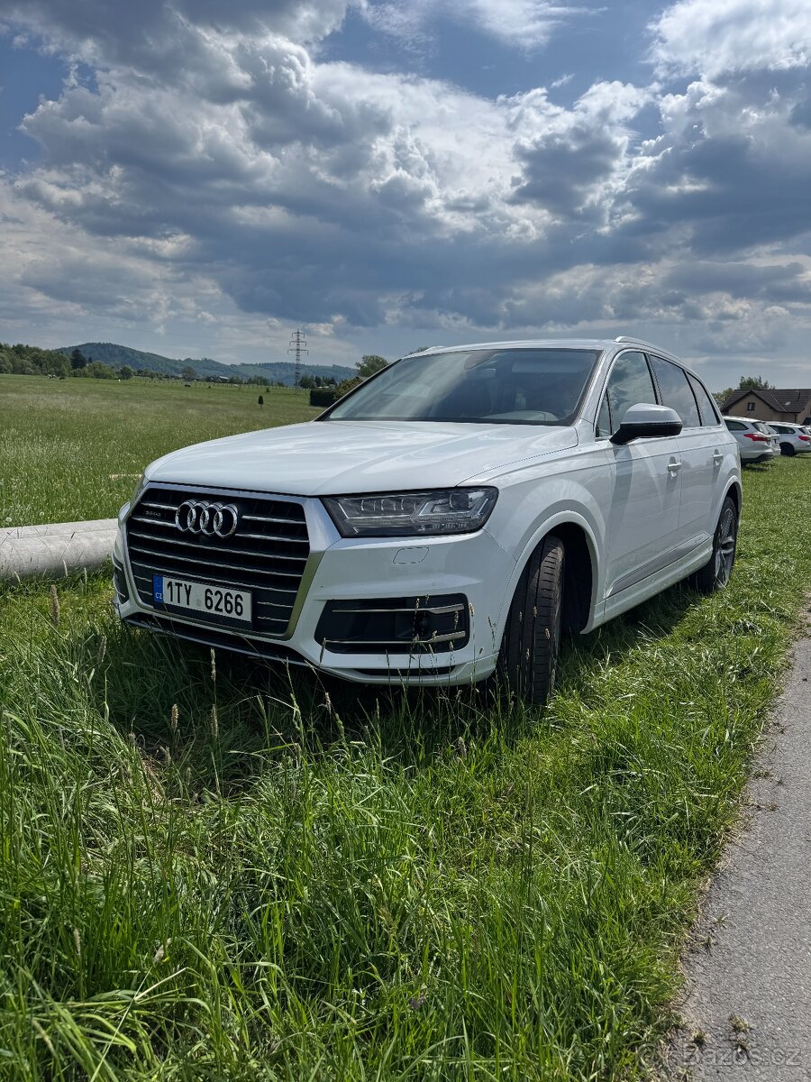 Audi Q7 3.0 TDI 200kW, DPH, Bose, Dověry dvěří, LED Matrix