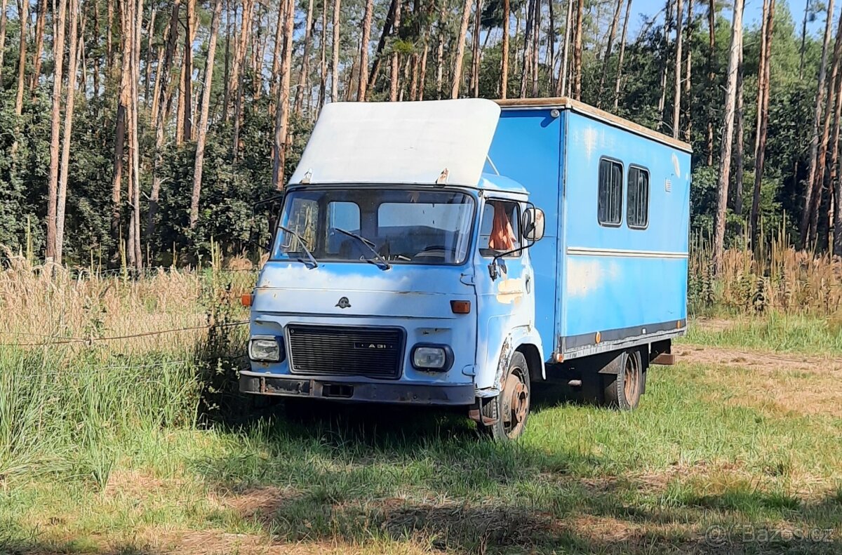 Avia 31 skříň