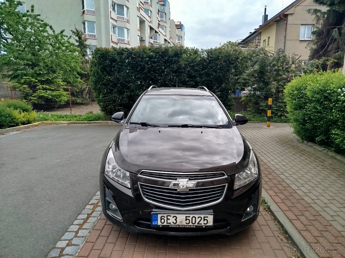 Prodám auto Chevrolet Cruze SW 1.8 benzin 2012