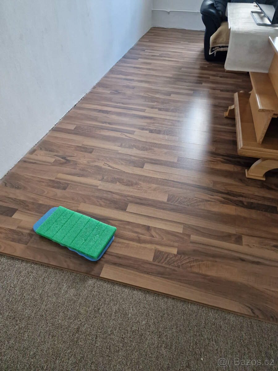 Podlaha Laminat, jako nova daruji