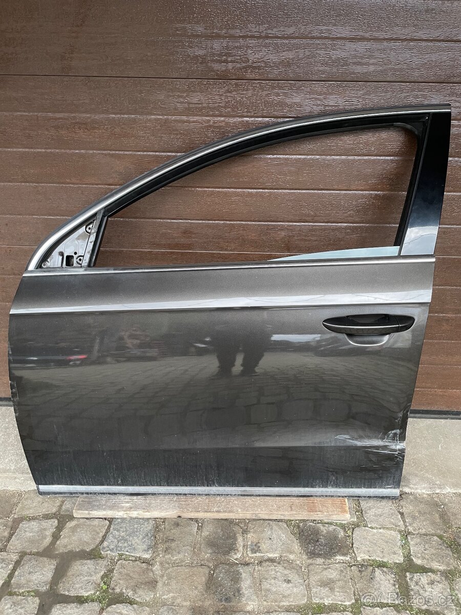 Levé přední dveře na Passat B7, kód barvy LB8R